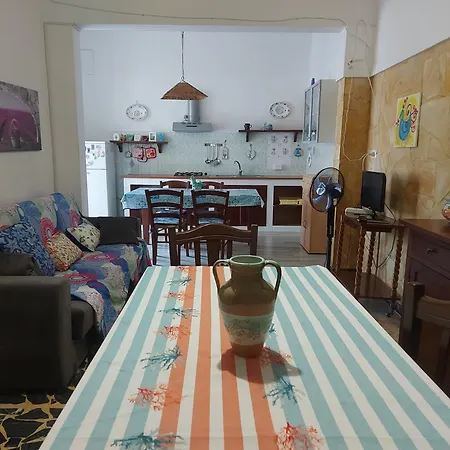 Orchidea House Nyaraló SantʼAntìoco